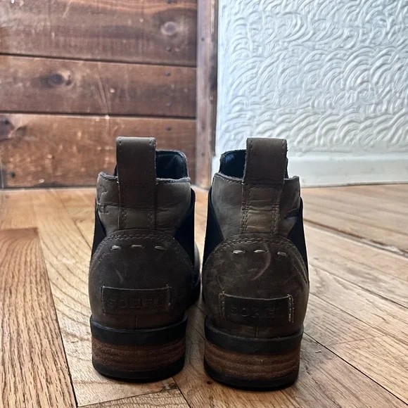 Sorel Boots - Picture 3 of 5